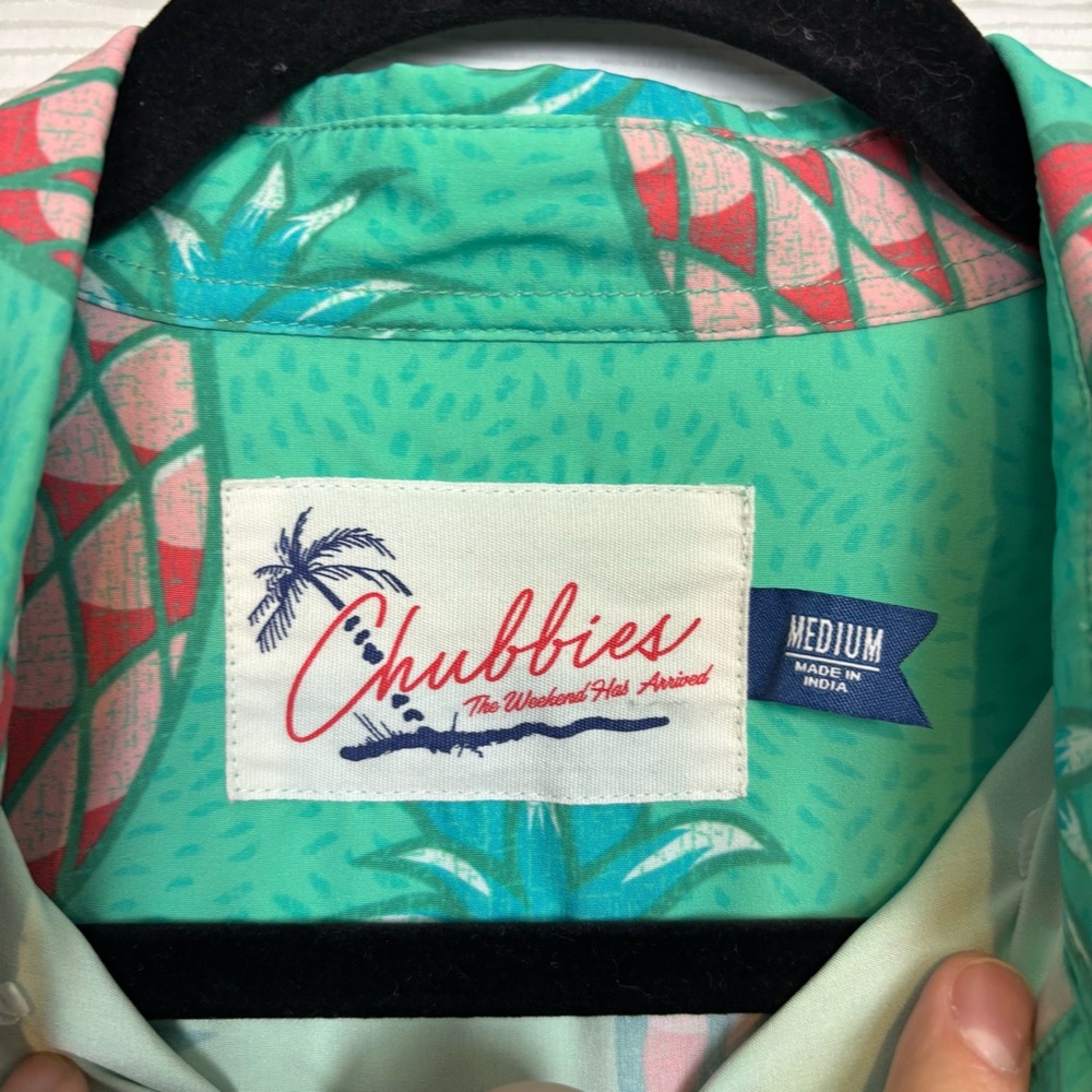 CHUBBIES HAWAIIAN PINEAPPLE SHORT SLEEVE PERFORMANCE POLO PULLOVER MEDIUM - Picture 3 of 7